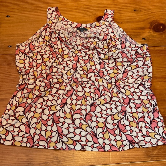 LEFT OF CENTER S Modern Teardrop Printed Sleeveless Blouse - Picture 1 of 6